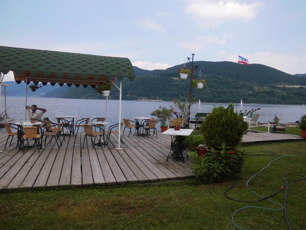 Casa Verde Orşova エクステリア 写真